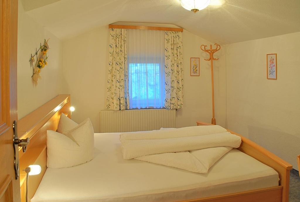 Gaestehaus Resi Jerzens Δωμάτιο φωτογραφία